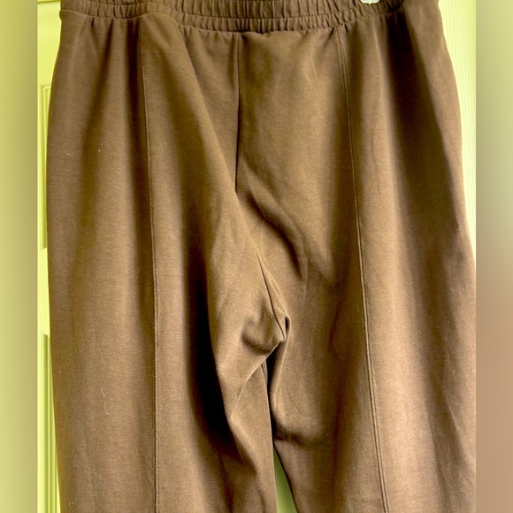 Old Navy High-Waisted Dynamic Fleece Wide-Leg
Pants Size XL - Picture 4 of 7